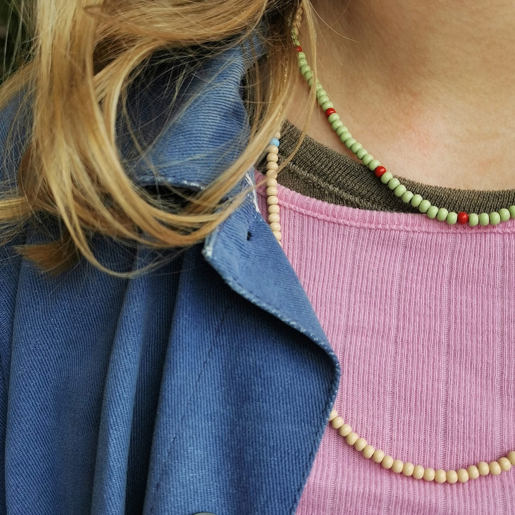 LULU Copenhagen Color Ball Necklace Necklaces Silk Light Green/Passion Red