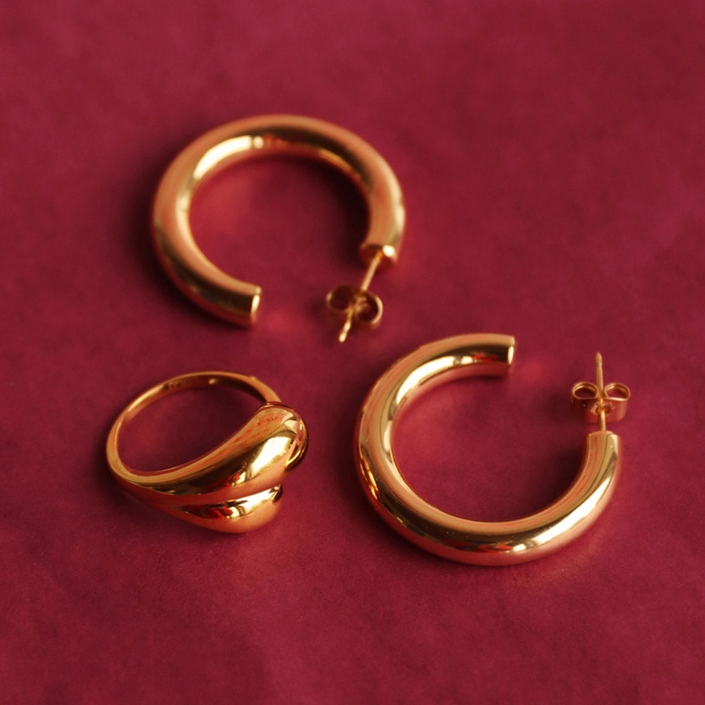 LULU Copenhagen Non Hoops Chunky Medium pair Hoops Gold plated