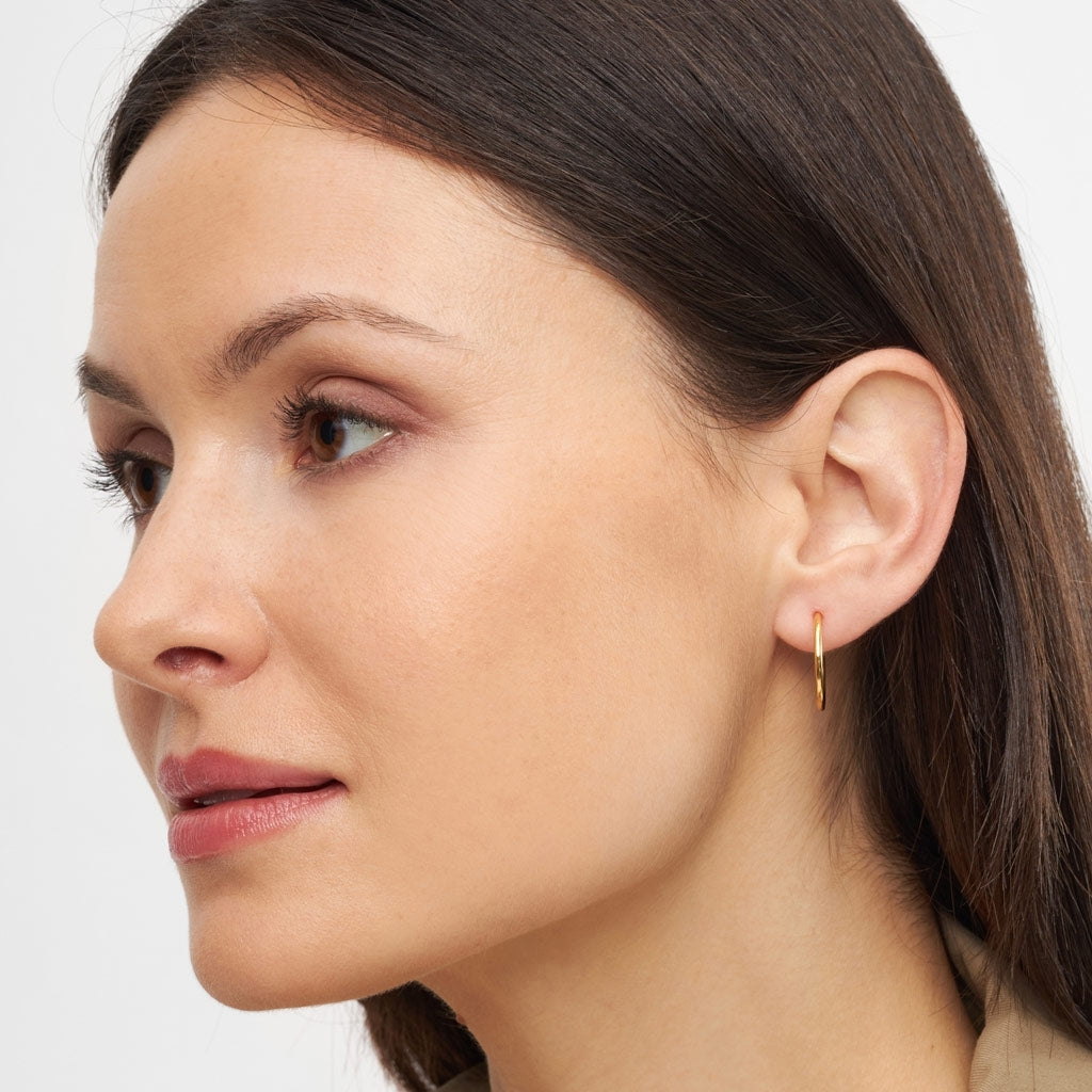 LULU Copenhagen Non Hoops Medium pair Hoops Gold plated