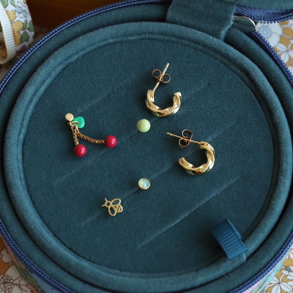LULU Copenhagen Swirl Hoops Small pair Hoops Gold plated